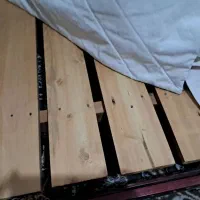 تخت خواب یک نفره فلزی با کفی چوبی و تشک درحد نو|تخت و صندلی بچه|تهران, شمیران‌نو|دیوار
