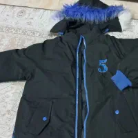 تعداد زیادی لباس