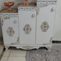 جاکفشی پله ای محکم وسنگین هرطبقه چندقفسه دارد