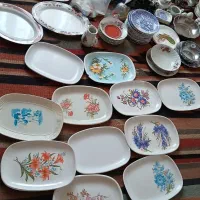 مقداری ظروف قدیمی