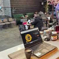 پیتزا زن حرفه ای ساندویچ زن حرفه ای