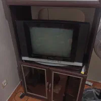 میز تلویزیون کاملا سالم و تمیز