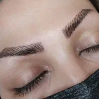 تتو صورت ومیکروبلیدینگ. تتو بدن کاشت مژه