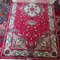 دوعدد فرش تمیز سالم