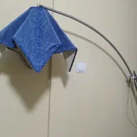 آباژور ایستاده