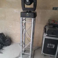 رقص نور موینگ با سازه و خرچنگی زیر