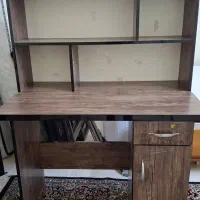 میز تحریر در حد نو به فروش میرسد