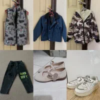 کاپشن وکفش بچگانه مناسب ۲تا ۵ سال قیمت۱۰۰،۲۰۰