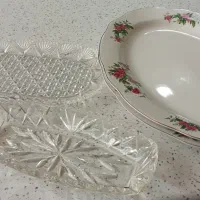 سرویس طرح عینکی بلورفرانسه ودیس چینی گل سرخ وبلور|ظروف سرو و پذیرایی|تهران, علم و صنعت|دیوار