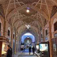 مغازه با برق ۳ فاز می ، خو‌.ام