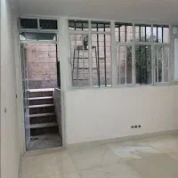 زیر همکف 60متر با دو تا انباری 12متر حیاط اختصاصی