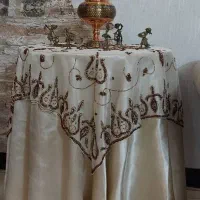 میز گرد تزیینی