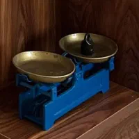 ترازو ده کیلیویی بسیار تمیز  مناسب استفاده و دکور