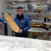 کار در نانوایی ورردست ساده منبع