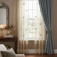 حریر شیک و لطیف طرح گل برجسته