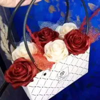 باکس گل رز جاودانه