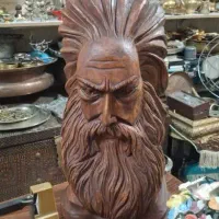 مجسمه چوبی خاص و دست تراش مرد ریش دار  دکور کلاسیک