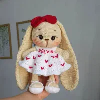 عروسک خرگوش گوش دراز بافتنی