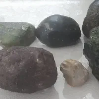 مشکوک به شهاب سنگ وتزینی کلکسیونی|کلکسیون اشیاء عتیقه|قم, عشقعلی|دیوار