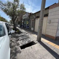 یه منزل ویلایی با همراه مغازه ها در خیابان نظامی