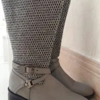 یک جفت چکمه نووچند جفت دمپایی روفرشی نو|کیف، کفش، کمربند|شیروان (لرستان), |دیوار