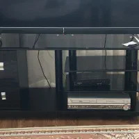 فروش فوری میز تی وی شیشه ای با قیمت توافقی