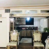 ۶۰ متری  طبقه دوم غرق نور سالن پرده خور مناسب عروس