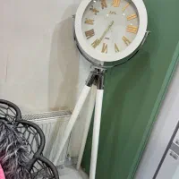 ساعت ایستاده سه پایه