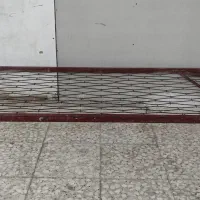 تخت فلزی