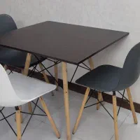 میز و صندلیا باهم سالم