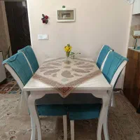میز غذاخوری چهار نفره کارکرده ولی سالم