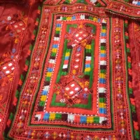 لباس زنانه و کت شلوار مردانه