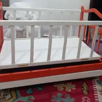 تخت گهوارهای کودک هم ثابت هم متحرک|اسباب و اثاث بچه|رامهرمز, |دیوار