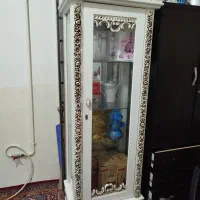 بوفه شیشه ای منبت کاری شده