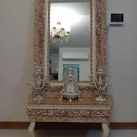 آینه کنسول و شمعدان و ساعت