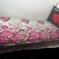 تخت خواب یک نفر