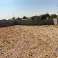 ۴۰۰ متر زمین چهار دیواری فشند با تمام امکانات شهری