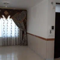 فروش آپارتمان سه طبقه. ایوان