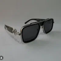 عینک افتابی کاملا نو تک مانده