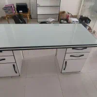 میز ام دی اف با شیشه