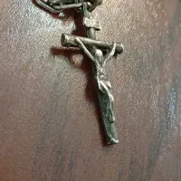 زنجیر و پلاک نقره طرح صلیب