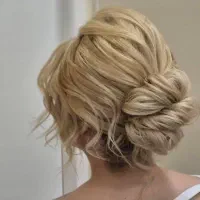 مجموعه زیبایی عروس تیارا|خدمات آرایشگری و زیبایی|زهک, |دیوار