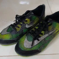 کفش فوتسال و سالن نایک