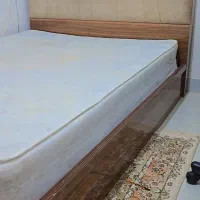تخت خواب دو نفره همراه با تشک رویال