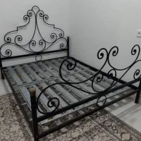 تخت دونفره ومیز آرایش