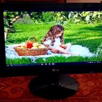 مانیتور حرفه ای کامپیوتر 19 اینچ ال جی lg طراحی|قطعات و لوازم جانبی رایانه|نجف‌آباد, امیرکبیر|دیوار