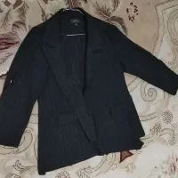 تعدادی کت زنانه|لباس|ساری, |دیوار