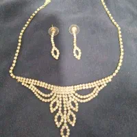 گردنبند و دستبند