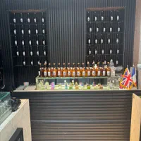 دکور و پیشخوان و ویترین