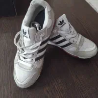 کتونی آدیداس سایز ۴۲